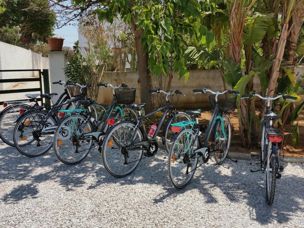 Bed and Breakfast Li Pumi Alliste Exterior foto
