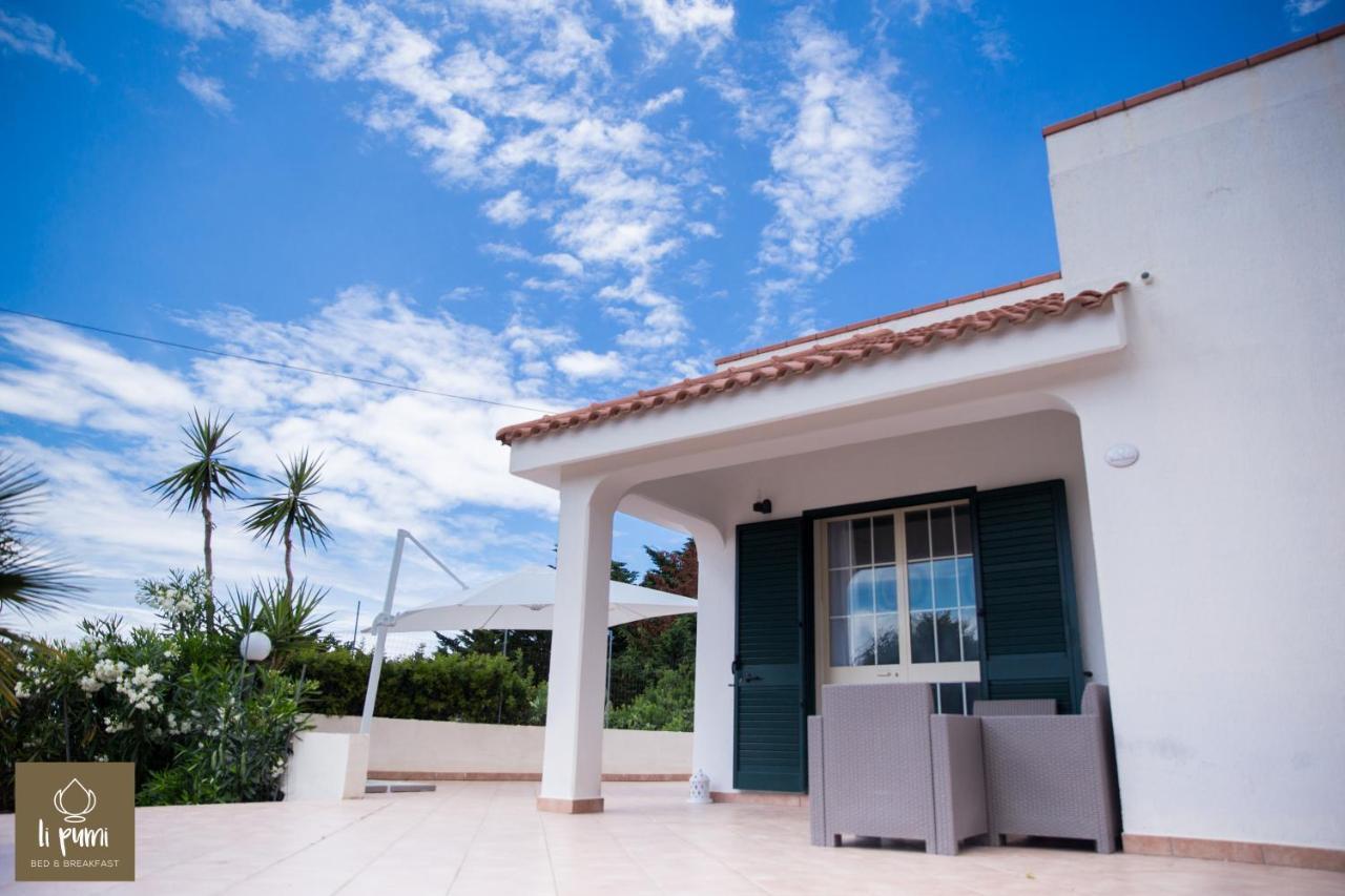 Bed and Breakfast Li Pumi Alliste Exterior foto