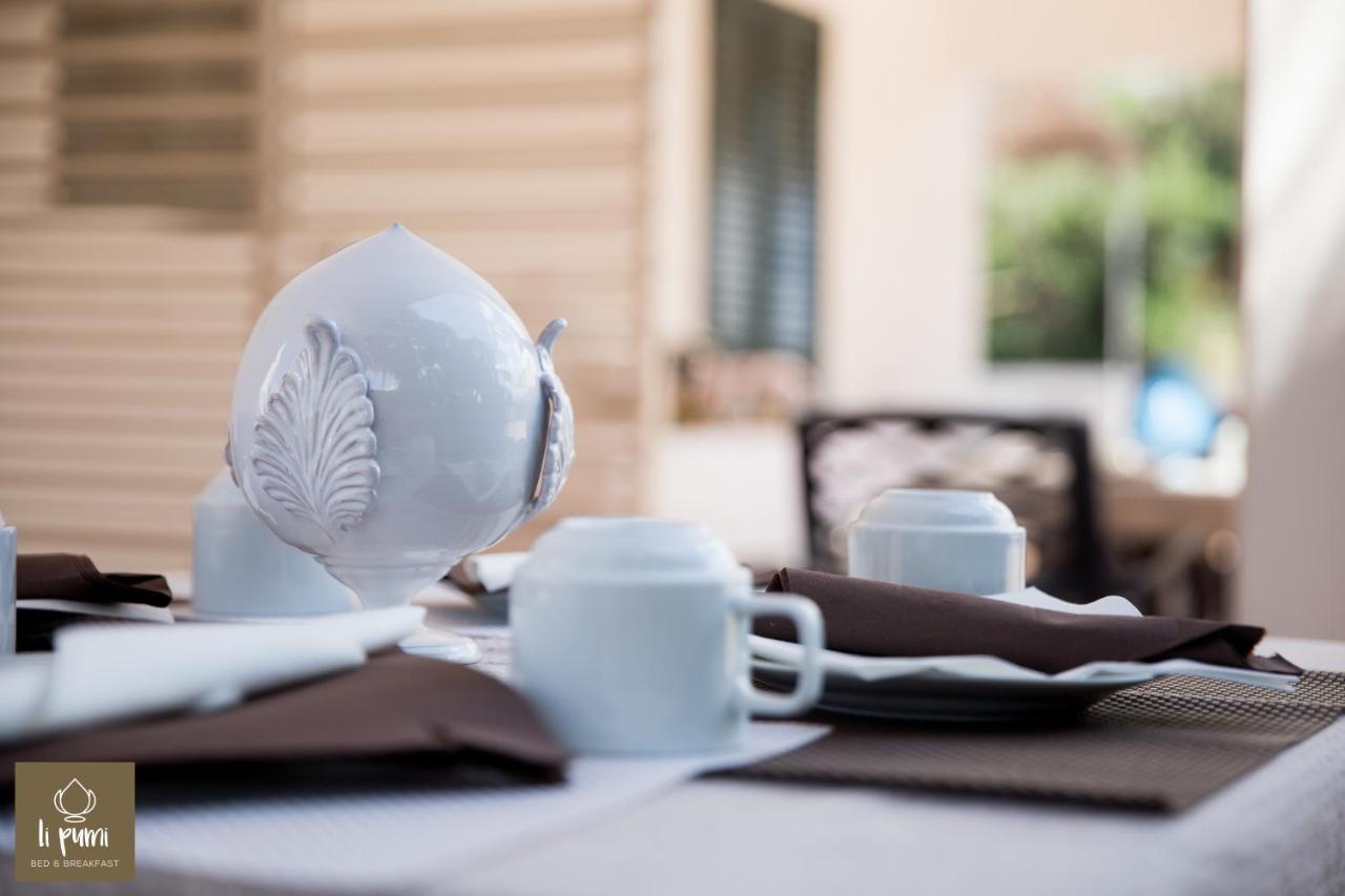 Bed and Breakfast Li Pumi Alliste Exterior foto