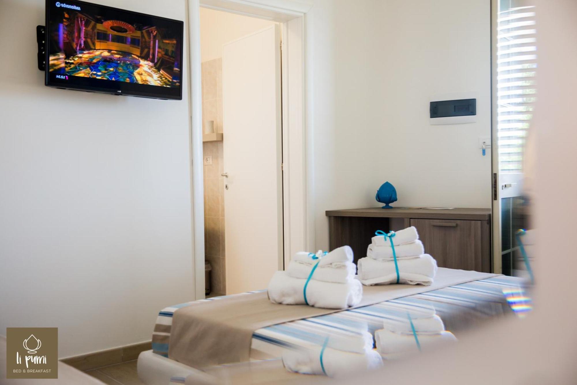Bed and Breakfast Li Pumi Alliste Zimmer foto