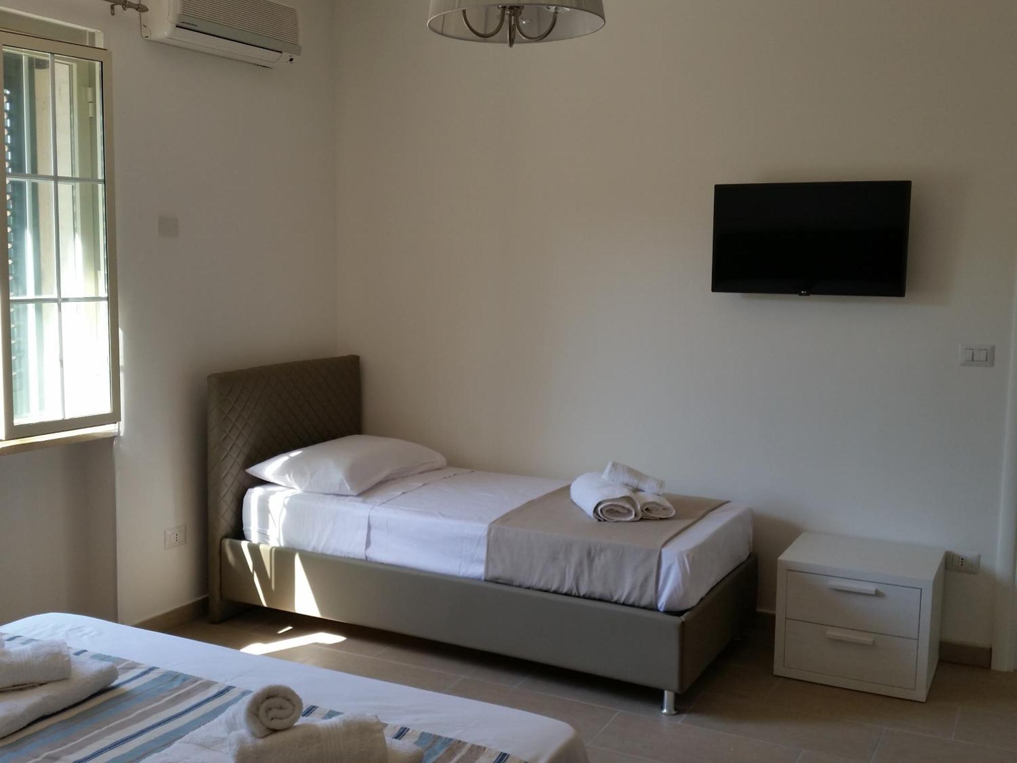 Bed and Breakfast Li Pumi Alliste Exterior foto