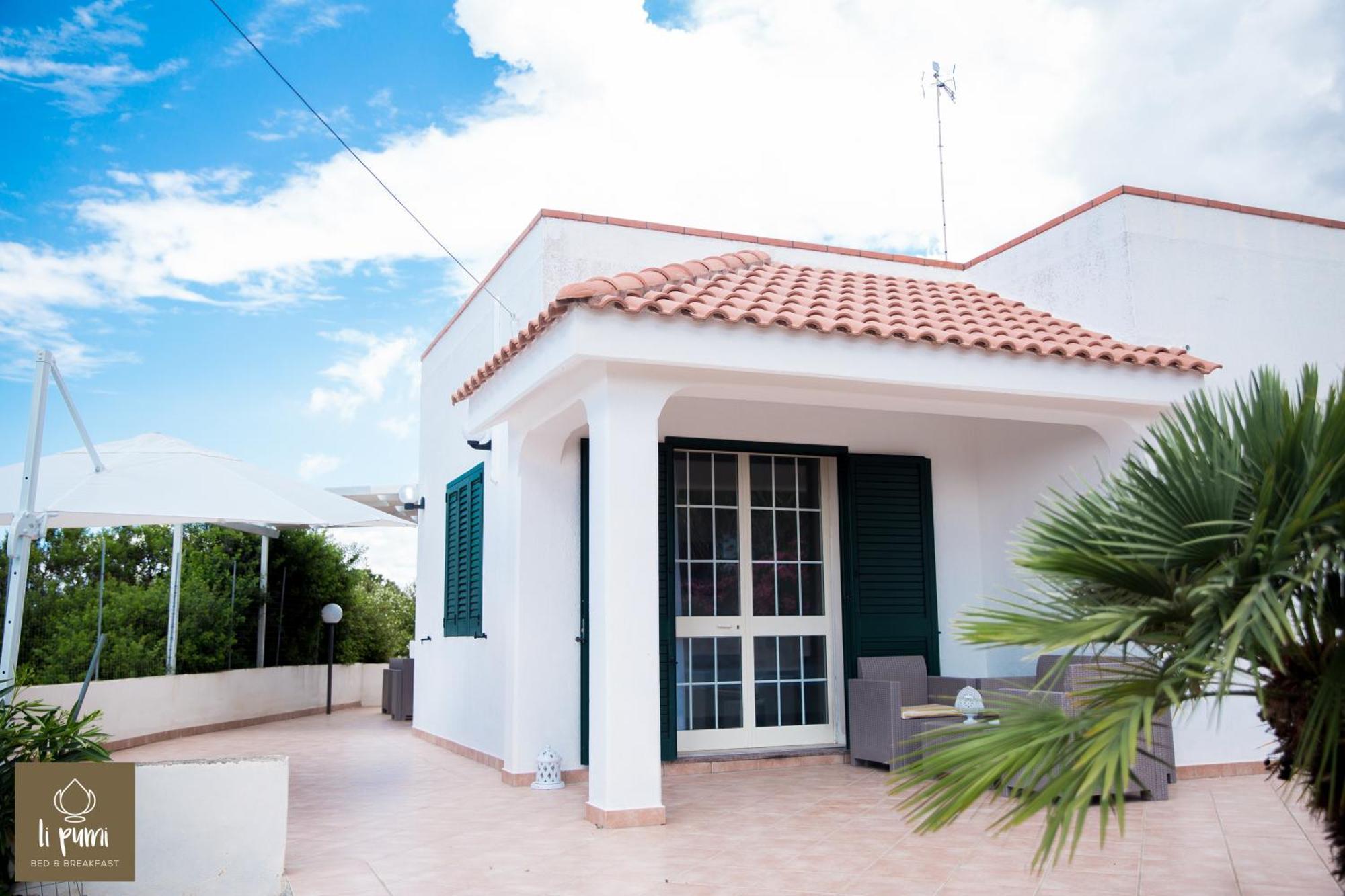 Bed and Breakfast Li Pumi Alliste Zimmer foto