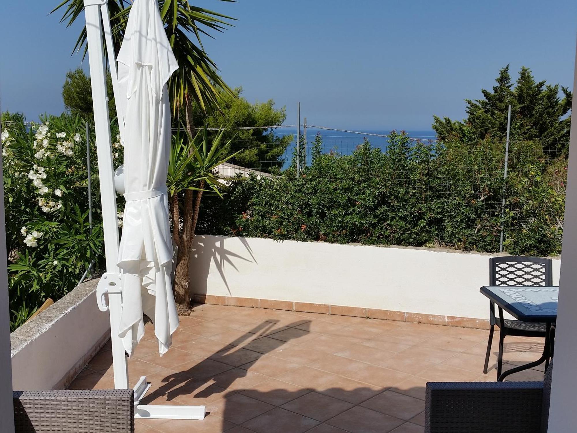 Bed and Breakfast Li Pumi Alliste Exterior foto
